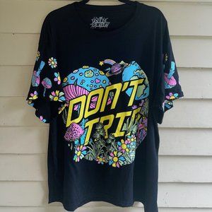 THE YOUNG & WILD ‘Don’t Trip’ Psychedelic Mushroom Tee